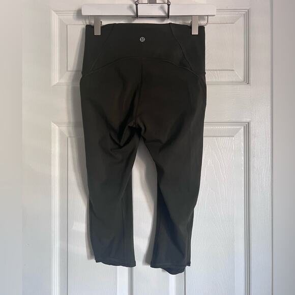Lululemon Train Times Crop in Dark Olive Size 6 high rise mesh detail - Picture 4 of 6